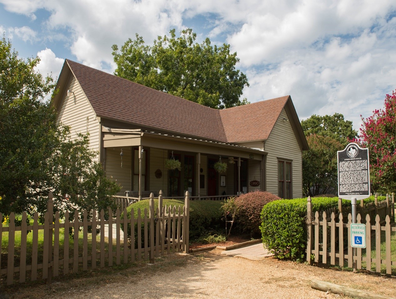 Gable Roofs: Definition, Types, Uses, Advantages & Disadvantages